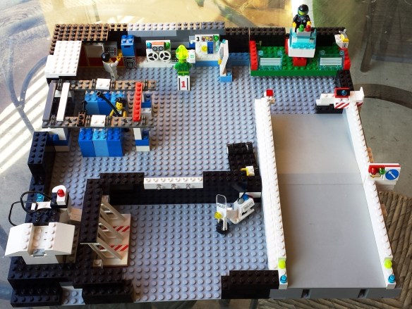 And while data centers don't generally have kimonos, here we've pulled the roof back to show you the whole place. 